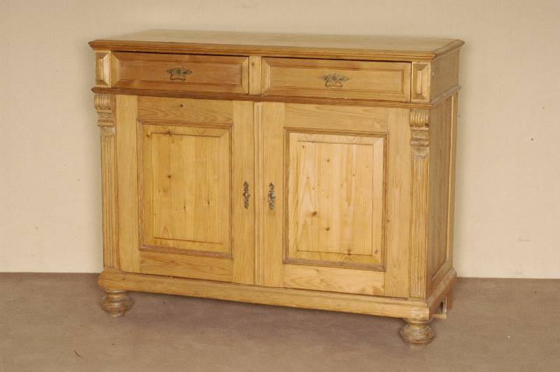 Anrichte, sÜddeutsch/wohl Pfalz, um 1860/70, frÜhe GrÜnderzeit, Kiefer und Fichte massiv, komplett auf Rahmen gearbeitet, BeschlÄge aus der ...