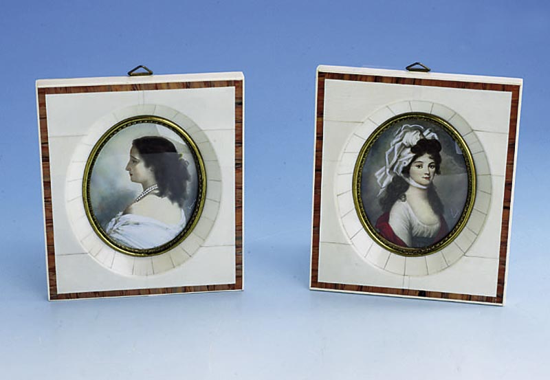 Konvolut 2 Miniaturen nach 1950, Darstel- lung: KÖnigin Luise von Preußen, Kaiserin Eugenie nach dem Aussehen von 1865, Maße ca. 13.5 x 11.5 cm