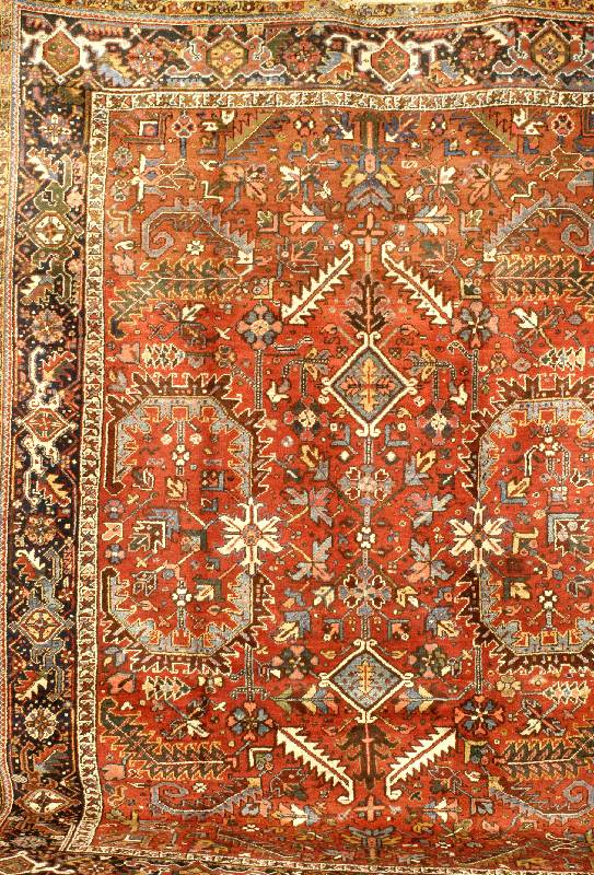 Heriz, Persien, um 1940, Wolle auf Baumwolle, ca. 323 x 243 cm, Schätzwert: 3500.- EURO, EHZ: 2, guter Erhaltungszustand. Schöner durchgemusterter ...