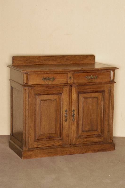 Halbschrank, deutsch, um 1880, GrÜnderzeit, Eiche massiv, auf KugelfÜßen, 2-tÜrig und Schubladen, kassettierte FÜllungen, SchlÖsser und ...
