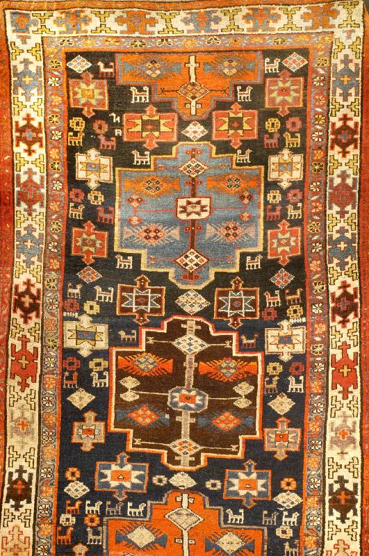 Azerbajan, um 1920, Wolle auf Baumwolle, ca. 400 x 130 cm, SchÄtzwert: 1700.- EURO, EHZ: 4