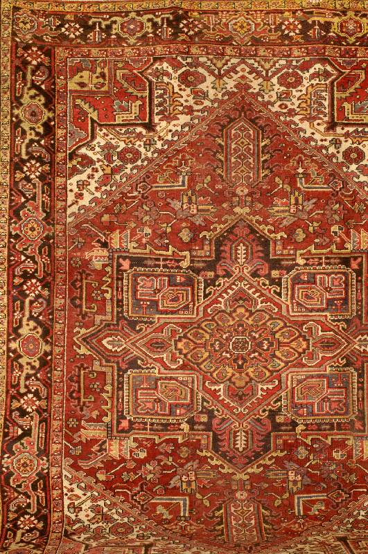 Heriz, Persien, um 1940, Wolle auf Baumwolle, ca. 347 x 258 cm, SchÄtzwert: 1600.- EURO, EHZ: 4, Mottenfraß. Gute feste Kn ÜpfqualitÄt. Sehr ...