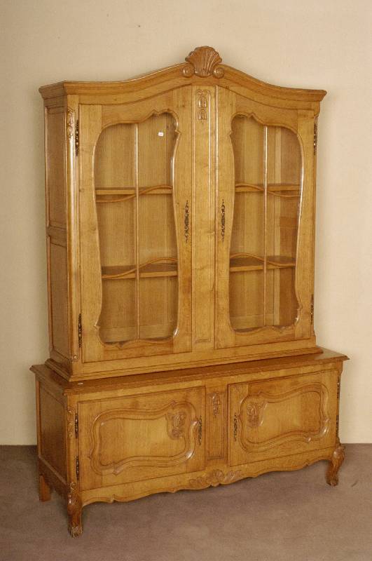 Vitrine, Belgien, im Stil der Renaissance, Eiche massiv, Oberteil zweitÜrig verglast, sogenanntes Sprossenfenster in geschwungener AusfÜhrung, ...