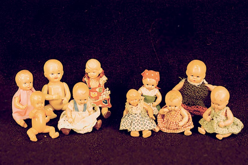 Konvolut Puppenstuben-Puppen, 50er/60er Jahre , auch spÄter, versch. Marken, u.a. SchildkrÖt, teils Celluloid, z.T. Masse, unterschiedl. ...