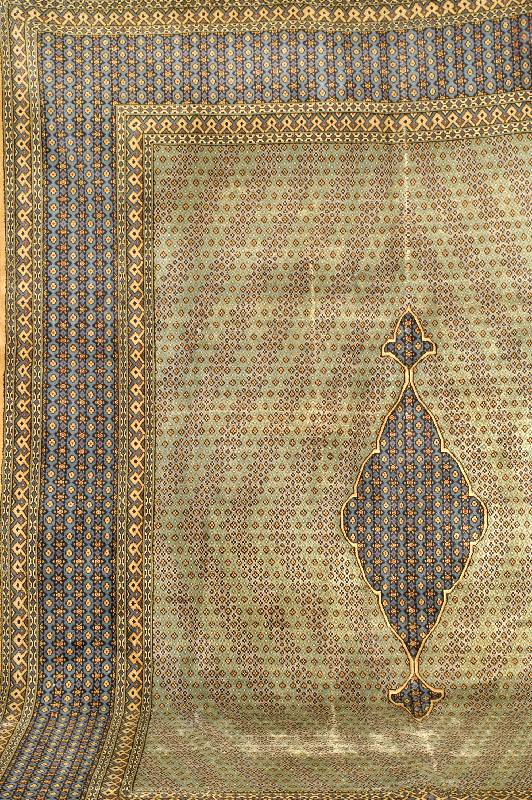 Kerman Alt, Persien, um 1940, Wolle auf Baumwolle, ca. 403 x 300 cm, SchÄtzwert: 2800.- EURO, EHZ: 3-4. Eine sehr seltene Muste rung und ...