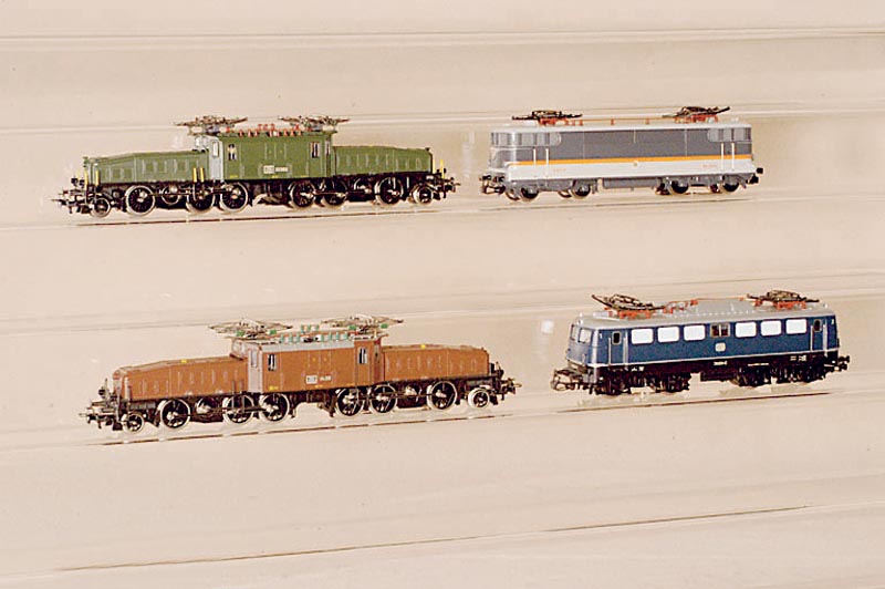 E-Lok, MÄrklin, 1982-87, Spur HO, Nr. 3165, grau, min. bespielt, FKt.nicht geprÜft, im orig. Karton, sehr guter Zustand