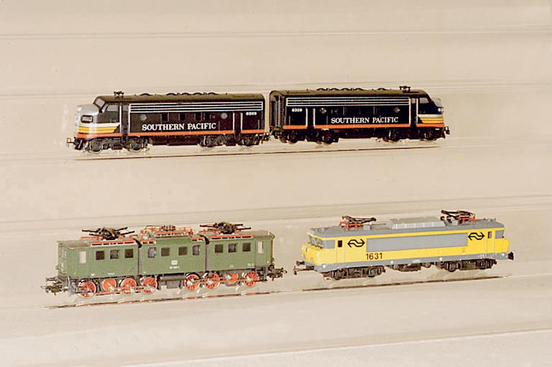 Amerikanische Diesellok, MÄrklin, 1984-1988, Spur HO, Nr. 3129 und 4129 (ohne Motor), "Southern Pacific", fast unbesp., Fkt. nicht ...
