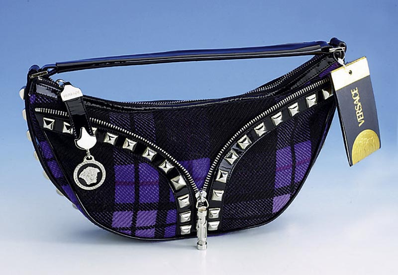 Clutch-Bag, DONATELLA VERSACE, Bananenform, Karo-Tweed in vsersch. Lila- GrautÖnen, Applikationen mit schwarzem Lack- leder und verchromten ...