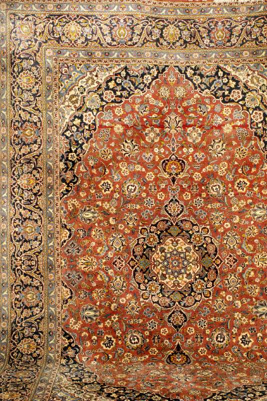 Keschan, Persien, ca. 40 Jahre, Wolle auf Baumwolle, ca. 384 x 295 cm, Schätzwert: 3200.- EURO. Ehz: 3 (ausgeblichen). Klassische r Keschan in ...