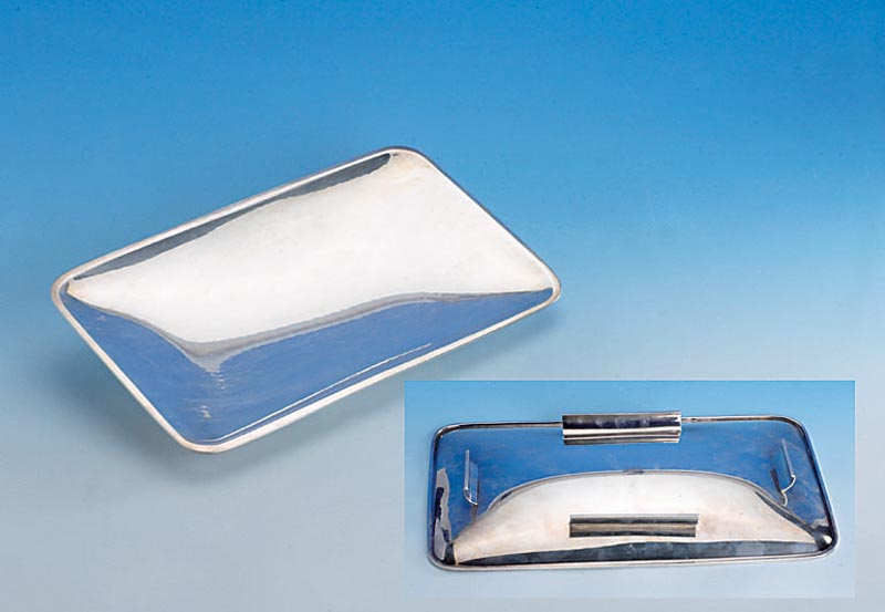 Anbietschale, deutsch um 1935/40, 835er Silber, reine Treibarbeit, aus dem Block gehauen, FÜße stabhaft gerundet ver- setzt, zeitlos, elegant, ...