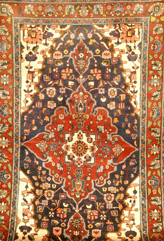 Bachtiar, Persien, um 1930, Wolle auf Baumwolle, ca. 233 x 157 cm, SchÄtzwert: 1600.- EURO, EHZ: 3