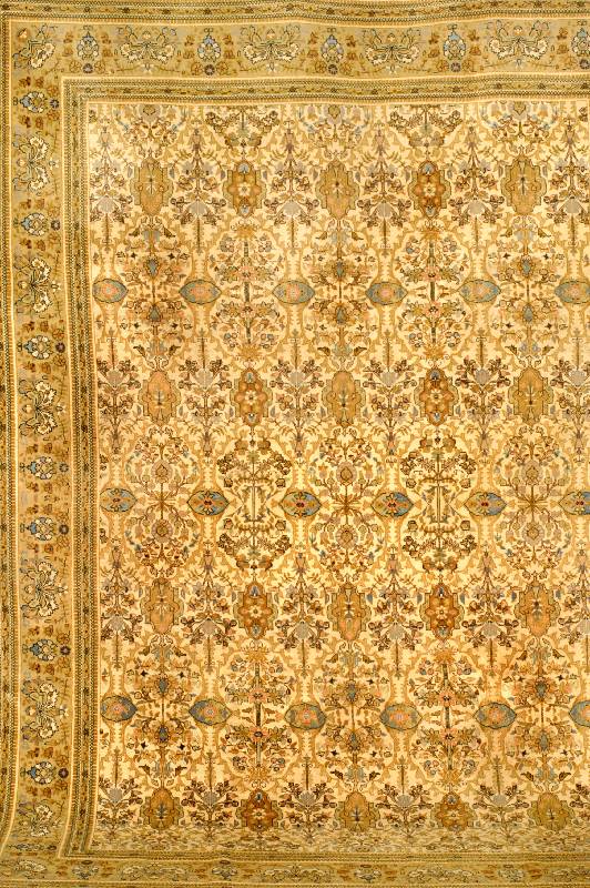 TÄbriz fein, Nordpersien, ca. 40 Jahre, Wol le auf Baumwolle, ca. 323 x 233 cm, SchÄtzwert : 2700.- EURO, EHZ: 2-3. SchÖner Durchgemuster ter ...
