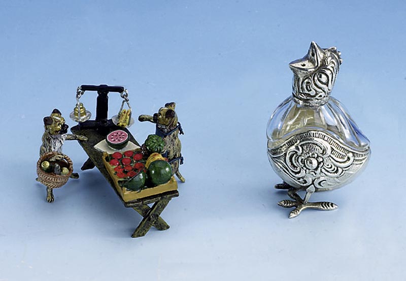 Salzstreuer, um 1900, Silber, deutsch, in Form eines Huhnes, ausgefallen, H ca. 7 cm, FÜße min. verbogen