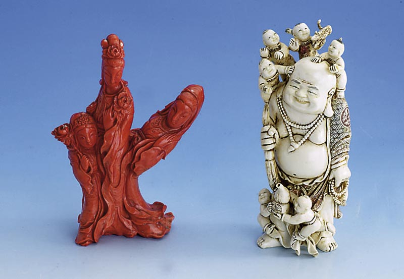 Elfenbeinfigur "Lohan", 60er Jahre, GlÜcksbringer, Mammutelfenbein von guter Qua- litÄt (aus dem Zentrum geschn.), H. ca. 18 cm