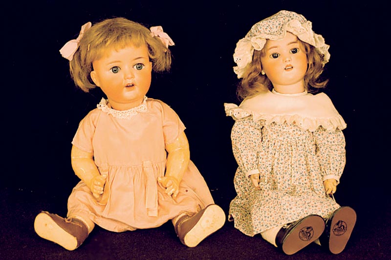 Porzellankopfpuppe, Simon & Halbig, um 1910-15 , Nr. 1078, Kurbelkopf, Masse- und Holz- gliederkÖrper, Kugelgelenke, feststehende blaue Glasaugen, ...