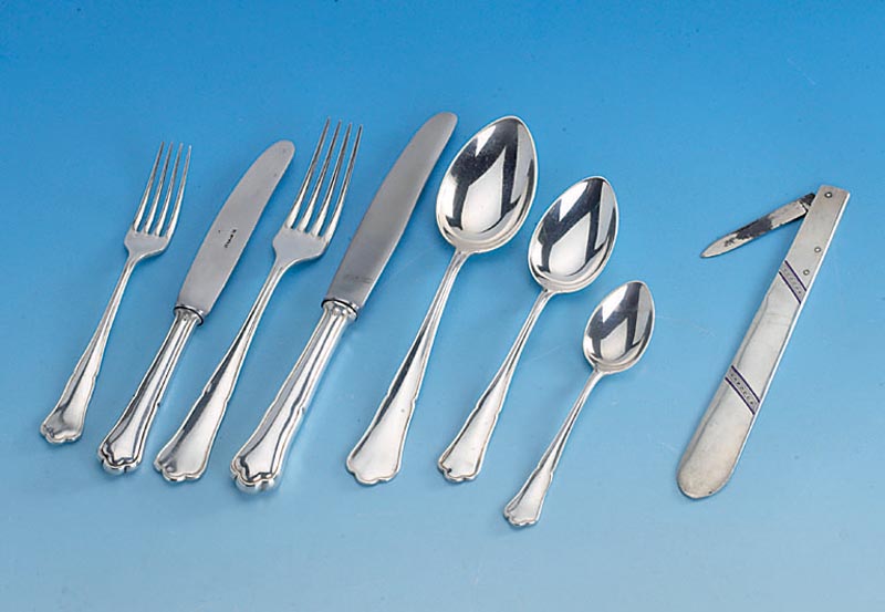 Besteck fÜr 6 Personen, 800er Silber, deutsch, Meistermarke Bahner DÜsseldorf, best. aus: 6 Messer (Klingen Stahl, Griffe gefÜllt), 6 Gabeln, 6 ...