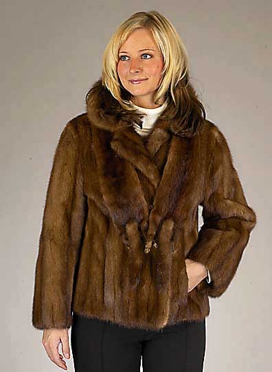 Nerzjacke mit Nerzschal, Gr. 38, mittelbraun, 2 Einschubtaschen, RÜckenl. ca. 56 cm, braunes Innenfutter, Schal mit FÜßen und SchwÄnzen, L. ...