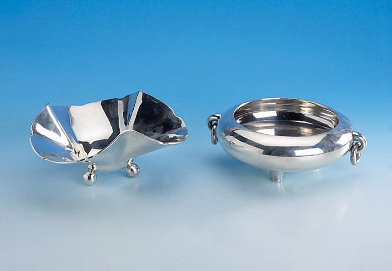 Anbietschale, 925er Silber, 3 KugelfÜße, gewellte, Form, H ca. 9 cm, D. ca. 20 cm, ca. 320 g