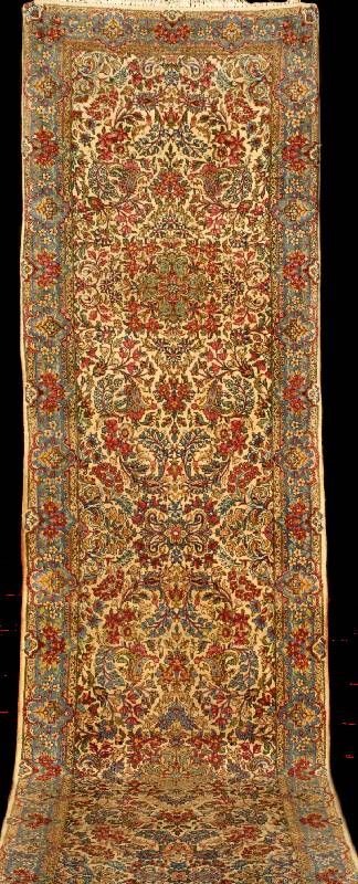Kerman Lawar (Us Re-import), SÜdpersien, um 1920/30 alt, feine glanzreiche Wolle auf Baumw olle, ca. 525 x 98 cm, SchÄtzwert: 4500,- EURO . Ehz: 2 ...