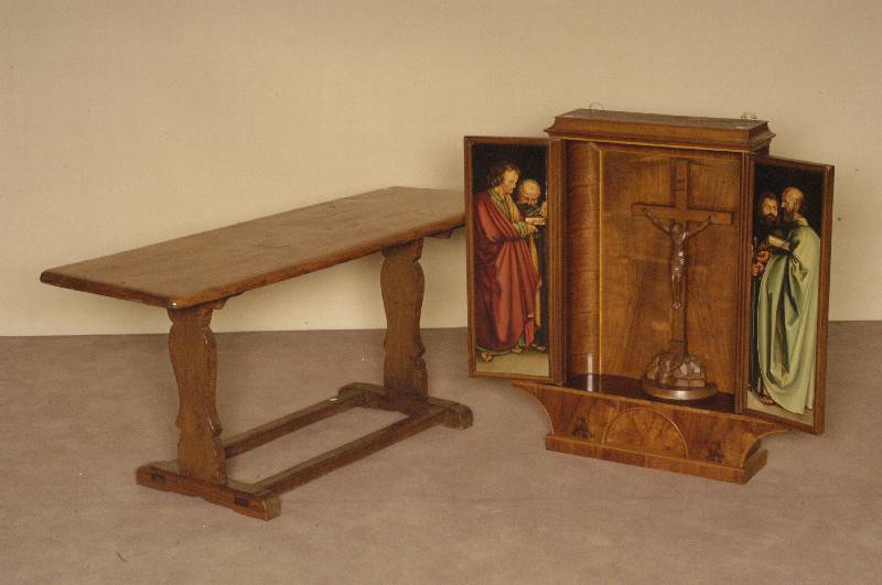 Tisch, deutsch, im Stile des Barock, Eiche massiv, Unterbau auf KufenfÜßen, StÜtzsÄule in Lyraform, Verstrebungen mit Stiften gezapft, ...