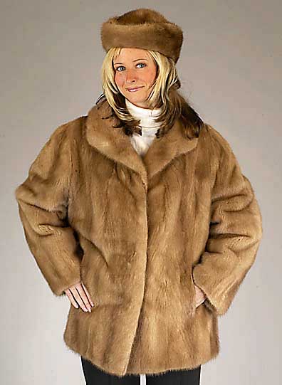 Nerzjacke, Gr. 42/44, hellbraune Felle, braunes Innenfutter mit Tasche, 2 Einschub- taschen, RÜckenl. ca. 70 cm, dazu hellbraune NerzmÜtze