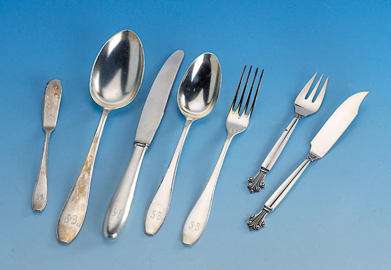Fischbesteck fÜr 12 Personen, GEORG JENSEN, 925er Silber, Modell Acanthus von 1923, best. aus: 12 Gabeln und 12 Messer, zus. ca. 1070 g z.T. ...