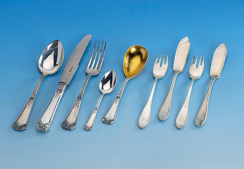Besteck fÜr 6 Personen, deutsch um 1900, Jugendstil, 800er Silber, Bahner DÜsseldorf, best. aus: 6 Messer (Griffe gefÜllt, Klingen Stahl), 6 ...