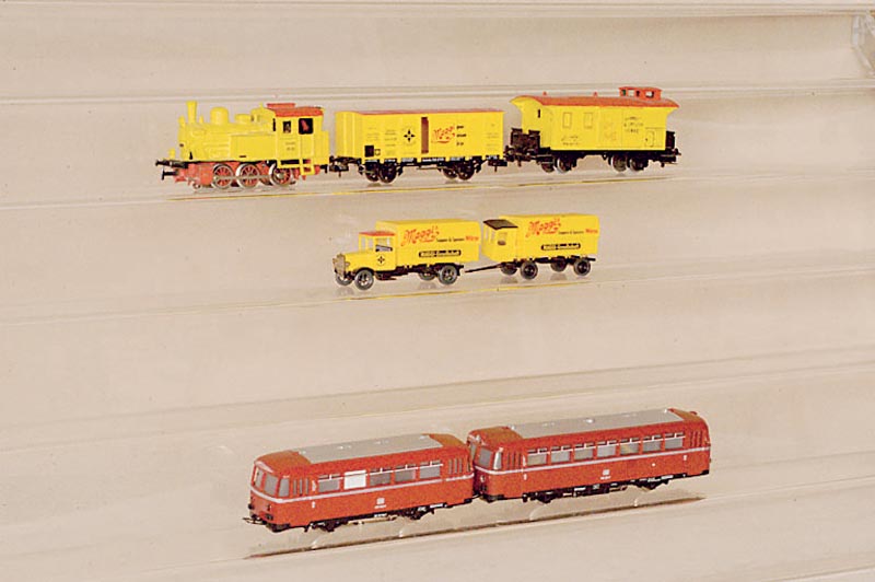 Schienenbus mit Beiwagen, MÄrklin,1971-72, Spur HO, Nr. 3016 und 4018 (Beiwagen), neuwertiger Zustand, intakt, im orig. Karton