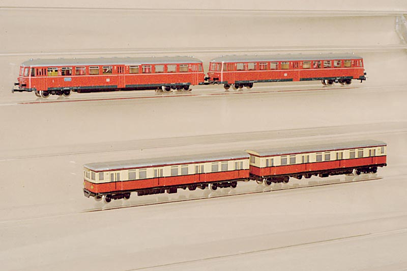 Triebwagen, MÄrklin, 1970-74, Spur HO, Nr. 3076, zweiteilig, mit Inneneinrichtung und Beleuchtung, im orig. Karton, sehr guter Zustand, intakt, ...