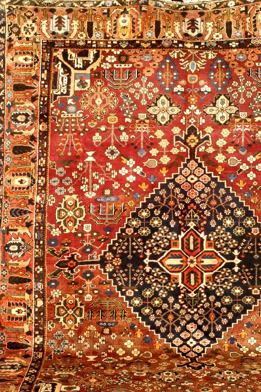 Bachtiar, Persien, ca. 50 Jahre, Wolle auf Baumwolle, ca. 380 x 303 cm, Schätzwert: 2800.- EURO, EHZ: 2, guter Zustand. Feste Kn?p fqualität, ...