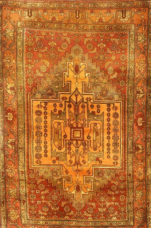 Goltogh Alt, Westpersien, um 1940, Wolle auf Baumwolle, ca. 193 x 125 cm, SchÄtzwert: 2300.- EURO, EHZ: 2 (sehr guter Erhaltungszust and). ...