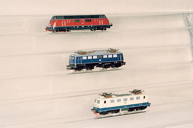 Diesellok, MÄrklin, 1963-66, Spur HO, Nr. 3021, Betr.-Nr. V 200 027, l. bespielt, intakt (oben)