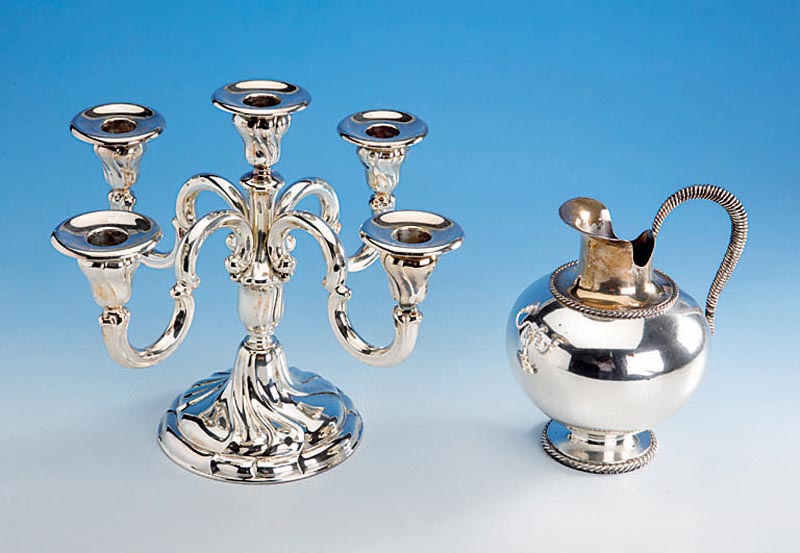 Silberkrug, deutsch ca. 70er Jahre, 830er Silber, ca. 440 g, verbeult, Anlauf- schutz defekt, H ca. 20 cm