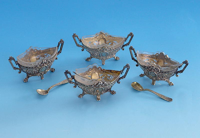 4 SalzschÄlchen mit LÖffel, deutsch, Bruck- mann & SÖhne, Heilbronn, 800er Silber (1 x 930er Silber) um 1880, Orig.-GlaseinsÄtze, ...