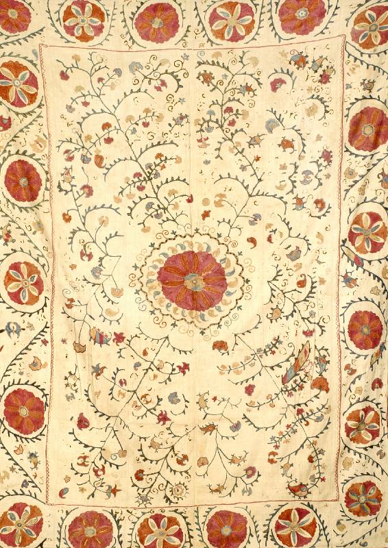 Susani Antik, Persien, um 1900, Seide auf Baumwolle, ca. 213 x 154 cm, Schätzwert: 1800.- EURO, EHZ: 3-4. Typischer Susani aus de r frühen Zeit, ...