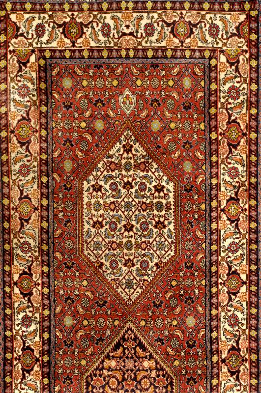 Bidjar, Persien, ca. 20 Jahre, Wolle auf Baumwolle, ca. 407 x 97 cm, SchÄtzwert: 2500.- EURO, EHZ: 2. Gute feste KnÜpfqualitÄt. Guter Zustand.