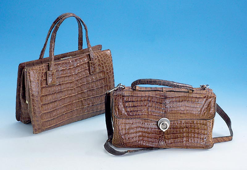 Krokodilledertasche, hellbraunes Leder, BeschlÄge Metall, reiche Inneneinrichtung mit 5 FÄchern und 1 Reißverschlußfach, Maße ca. 27 x 17 x 8 ...