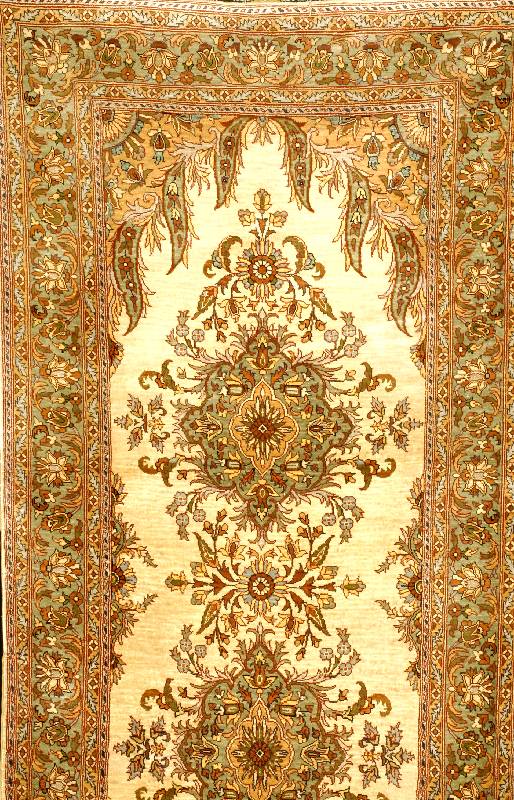 Istanbul Seide fein sign, TÜrkei, ca. 40 Jahre, reine Naturseide, ca. 161 x 73 cm, SchÄtzwert: 3800.- EURO, ca. 900.000 Kn/qm, EHZ: 2. ...