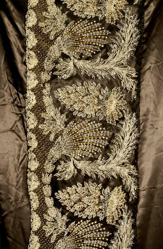 Stickerei mit Glasperlen, Indien, um 1950, ca. 183 x 37 cm, SchÄtzwert: 450.- EURO, EHZ:
