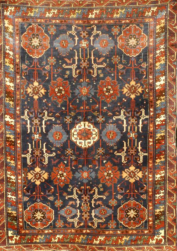 Blattgabel-Schirwan, Kaukasus Kubagebiet, u m 1910, Wolle auf Wolle, ca. 179 x 130 cm, Sch Ätzwert: 3200,- EURO, EHZ: 3-4. Typischer Shir wan mit ...