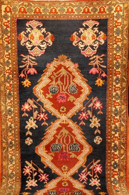 Meschgin, Persien, um 1950, Wolle auf Baumwolle, ca. 300 x 136 cm, SchÄtzwert: 1400.- EURO, EHZ: 3. Dunkelblauer Fond.