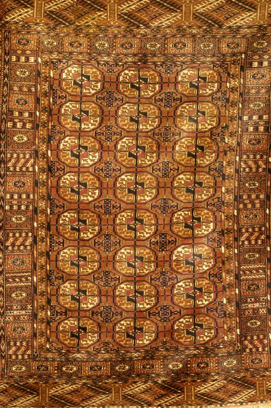 Buchara, Turkmenistan, um 1900, Wolle auf Wolle, ca. 136 x 105 cm, SchÄtzwert: 1800.- EURO, EHZ: 3. Antik
