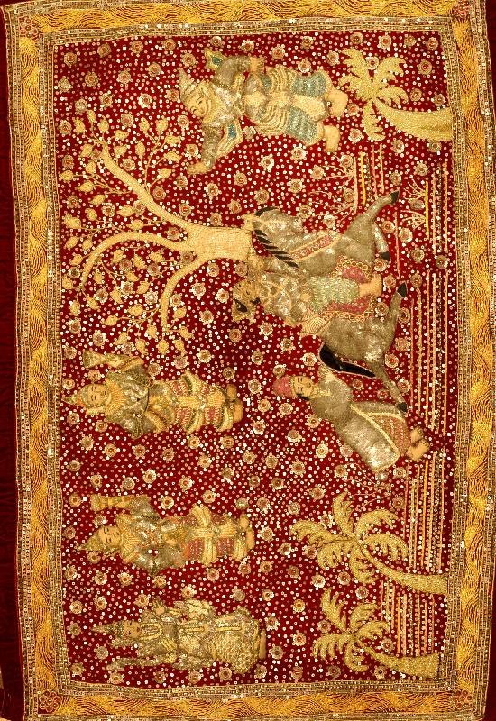 Stickerei mit Glasperlen, Asien, um 1940, ca. 130 x 90 cm, SchÄtzwert: 1300.- EURO, EHZ: 2 sehr guter Zustand.