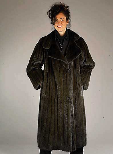 Wende-Nerzmantel, Gr. 46/48, dunkel- braun, 2 Einschubtaschen, Kragen mit KnÖpfen, RÜckenl. ca. 123 cm, Wendeseite mit Leder/ Stoff-Kombination