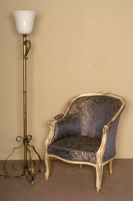 Barockstilsessel, Italien, nach dem Vorbild von 1750/60, Korpus Buche und Weichholz, goldfarben und weiß gefaßt, kÜnstliche Altersspuren in ...
