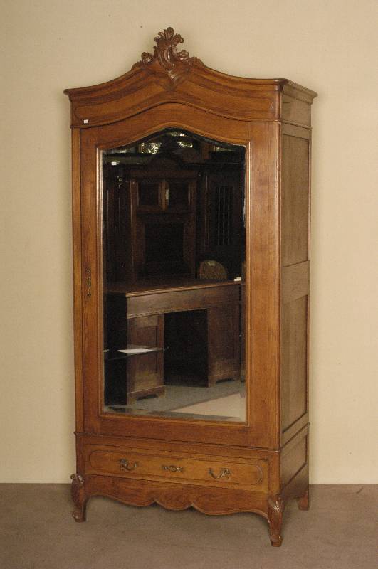 Kleider- bzw. WÄscheschrank, Belgien, um 1900 , Louis Philippe, Eiche massiv, eintÜriges MÖbel mit eingefaßtem facettiertem Spiegelglas , ...