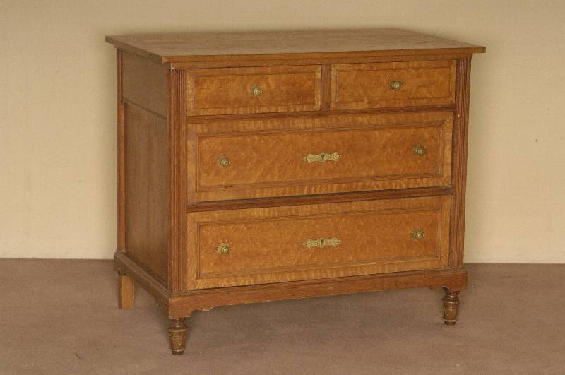 Waschkommode, Frankreich/wohl Nancy, um 1900, Korpus Weichholz/Buche, Bergahorn- und Eichefurnier, aufgesetzte Leisten, diese 4-fach getreppt, ...