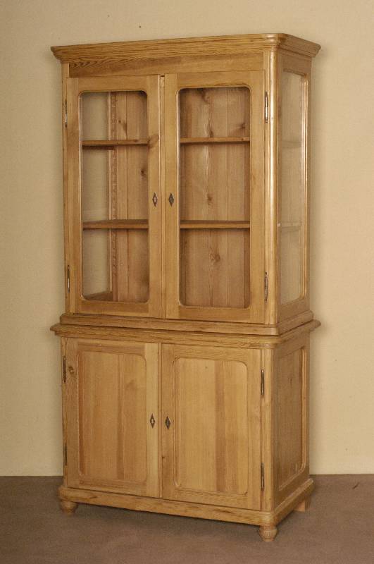 Vitrinenaufsatzschrank, wohl um 1860/70, Weichholz, Inneneinteilung sekundÄr, restaurierter wohnfertiger Zustand, gefÄllige Form mit guten ...