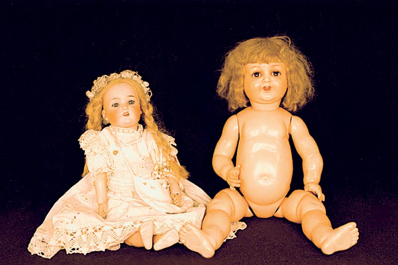 Porzellankopfpuppe, Simon und Halbig, 126, blaue Schelmenaugen, offener Mund, zwei ZÄhne oben, Zunge, MassekÖrper beschÄdigt, PerÜcke spÄter, ...
