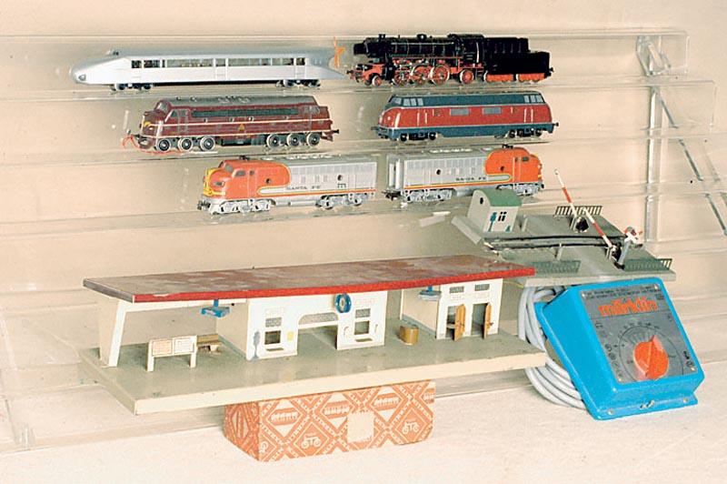 Großes Konvolut MÄrklin, 60er/70er Jahre, Spur HO, insgesamt 8 Loks, 3074, 3005, 3060 (und 4060), 3077, TM 800, 3067.2, Diesellok Betr. -Nr. 260 ...